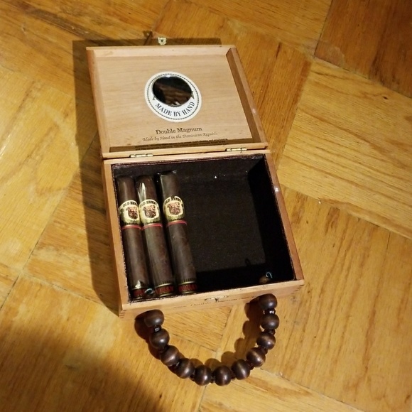 Cigar Box Handbag - Picture 3 of 6